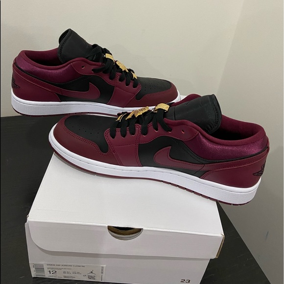 Nike Air Jordan 1 Low (12W) (11/10.5M) - Picture 4 of 7